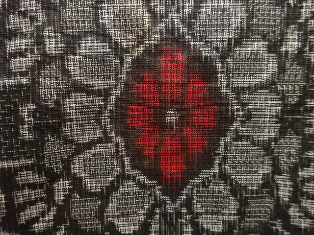 JAPANESE KIMONO / ANTIQUE KIMONO / SILK / DORO OSHIMA TSUMUGI / WOVEN FLOWER CREST